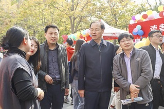 校園文體百花放 青春多彩新風尚...